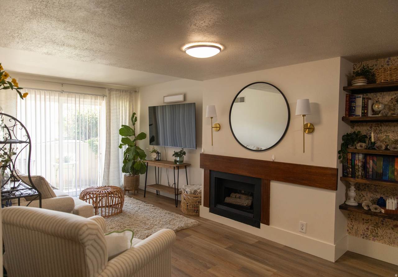 1091 Country Hills Dr - Photo 1