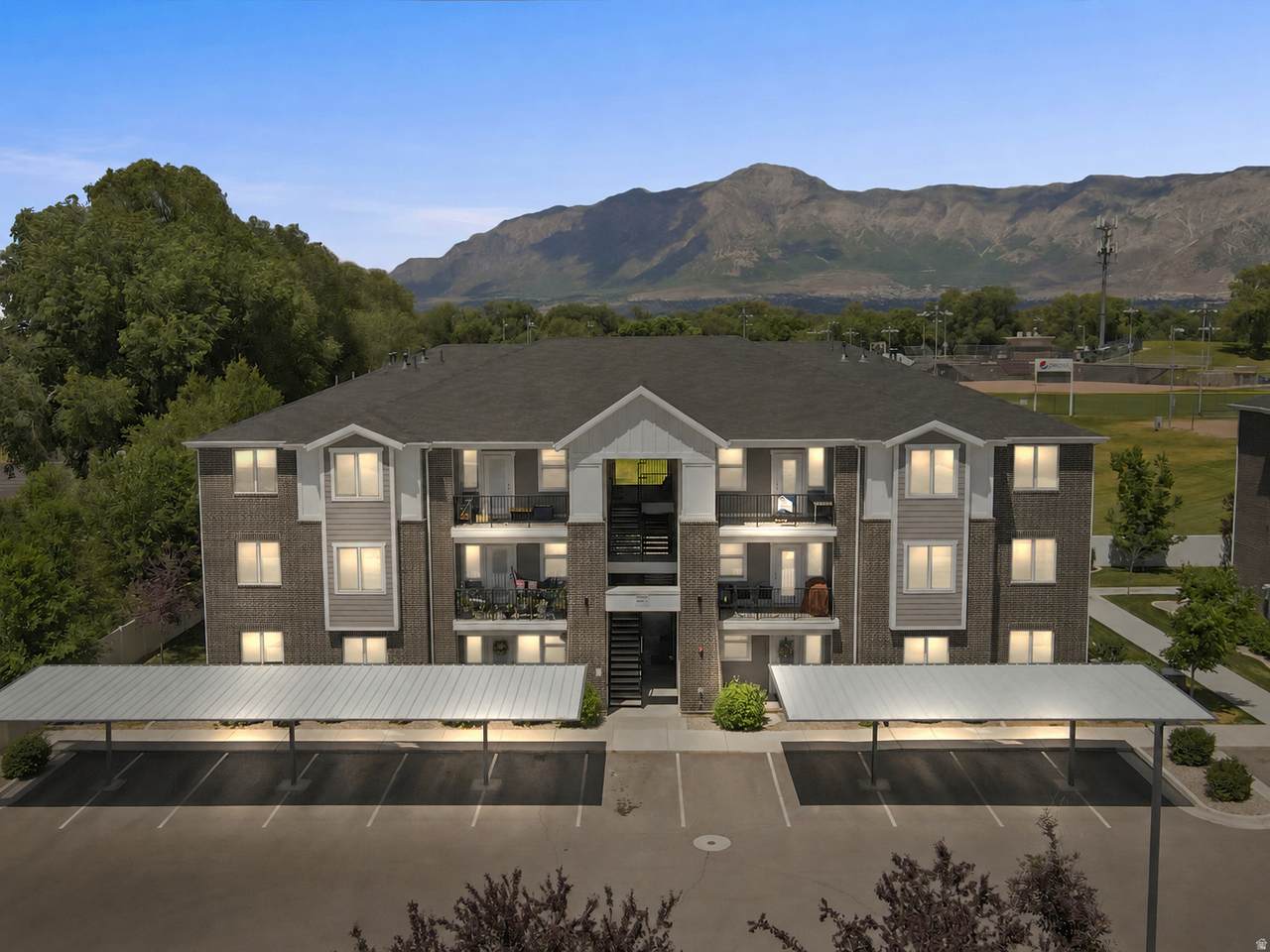130 7TH St - Photo 1