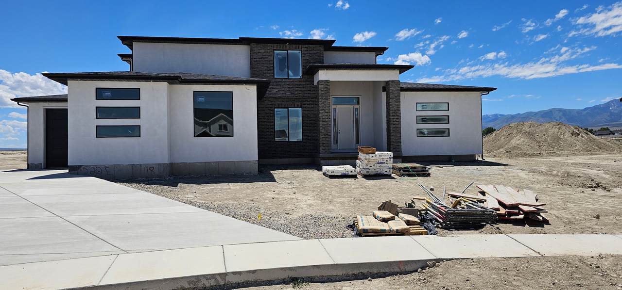 522 Gilmore - Photo 1