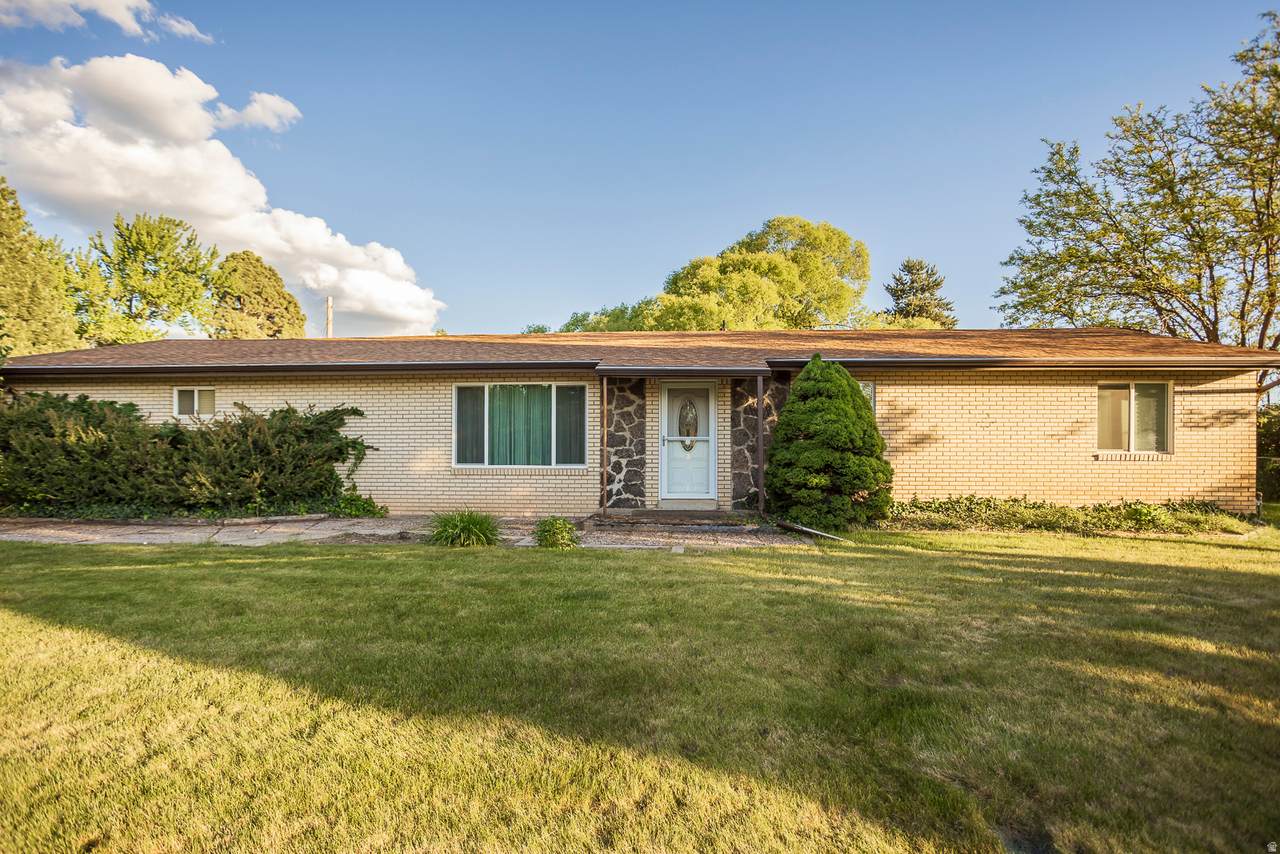 2124 Cherry Ln - Photo 1