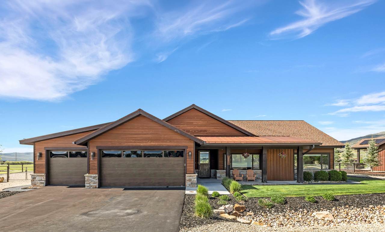 321 Thorn Creek Dr - Photo 1
