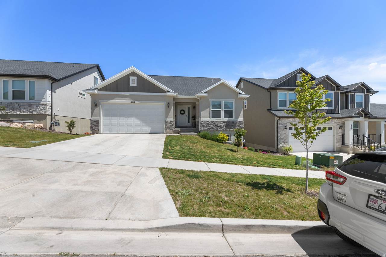 932 Olson Dr - Photo 1