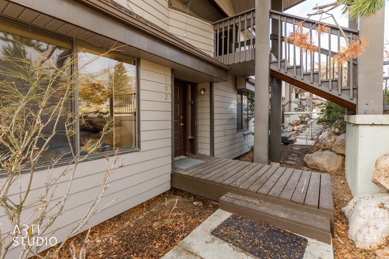 3815 Wolf Creek Dr - Photo 1