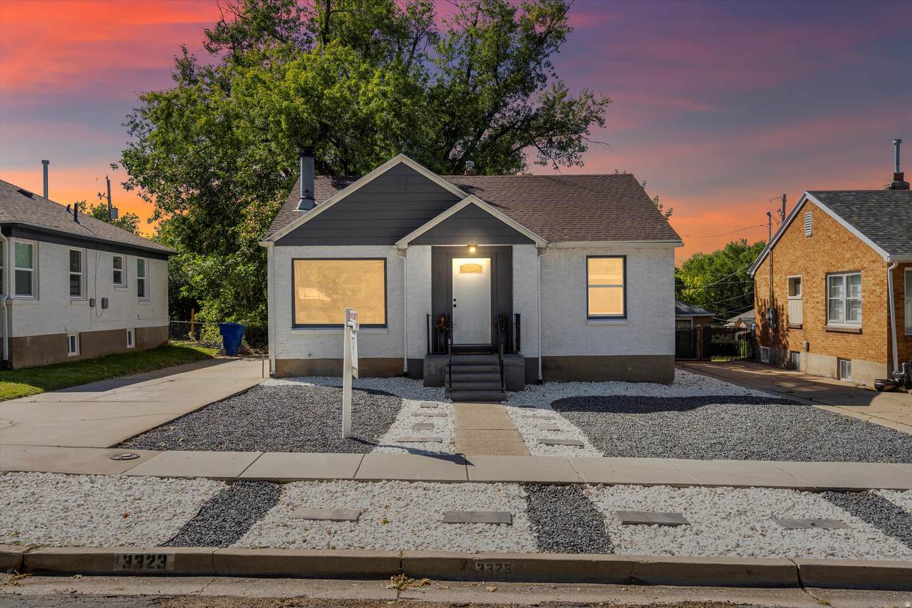 3323 Jackson Ave - Photo 1