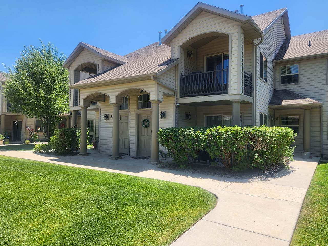 2525 450 - Photo 1