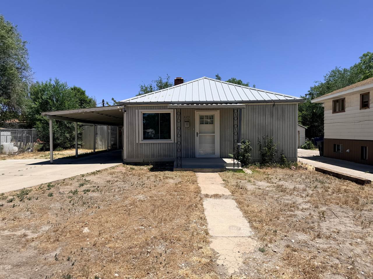 329 Carbon Ave - Photo 1