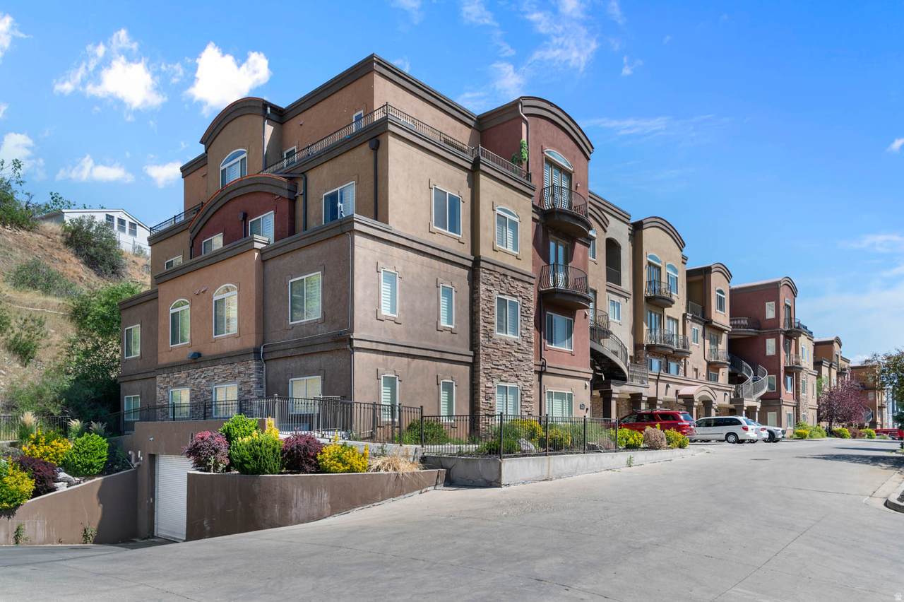 5198 University Ave - Photo 1