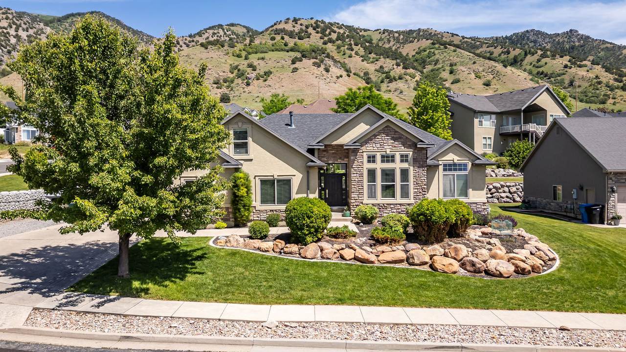 729 Eagle View Dr - Photo 1