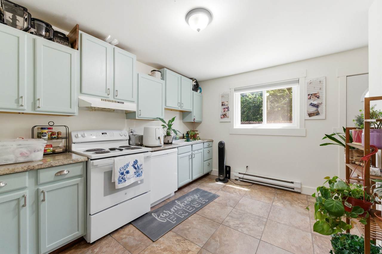 7923 Main St - Photo 1