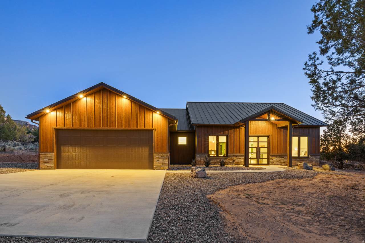 369 Pinyon Pine Dr - Photo 1