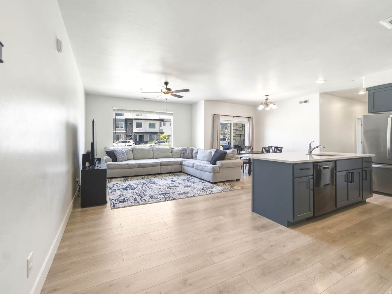 376 1080 - Photo 1