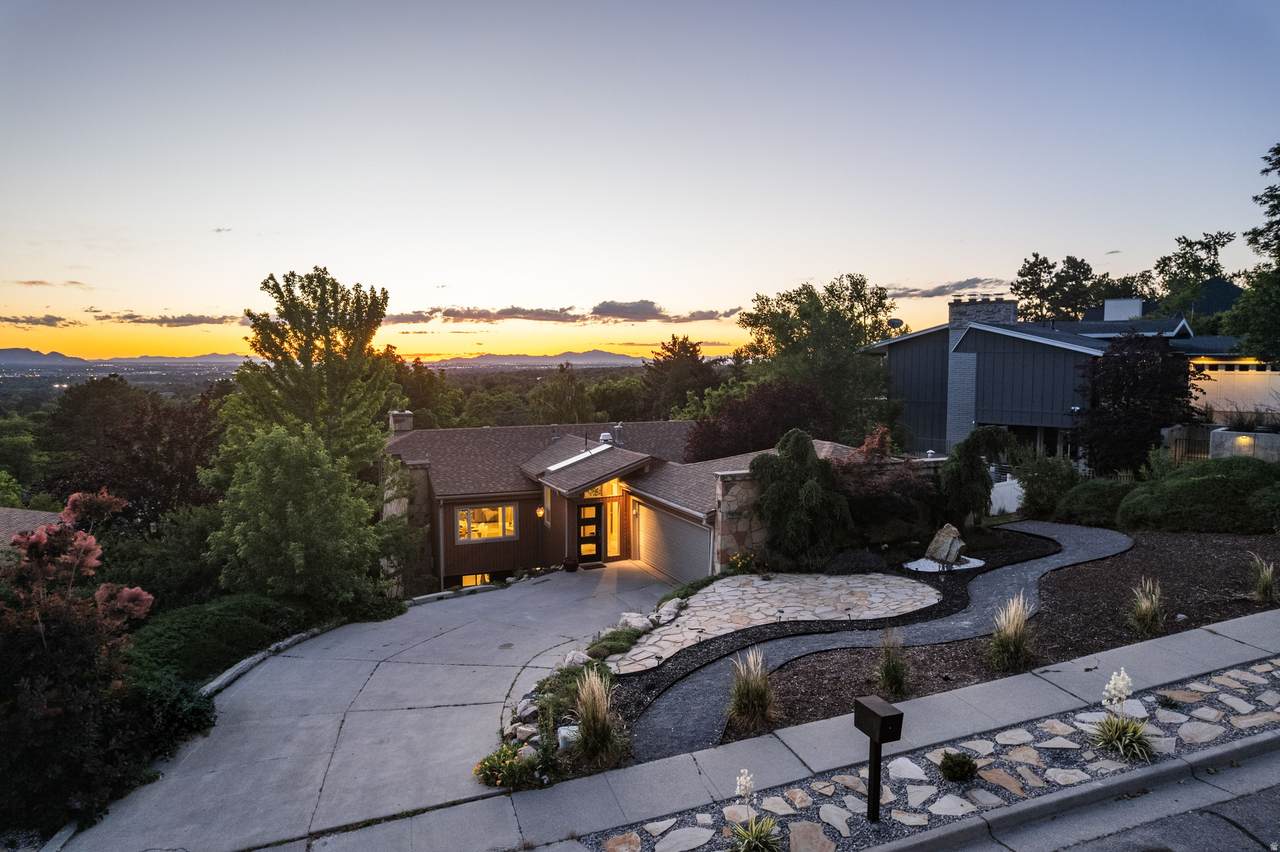 4868 Wallace Ln - Photo 1
