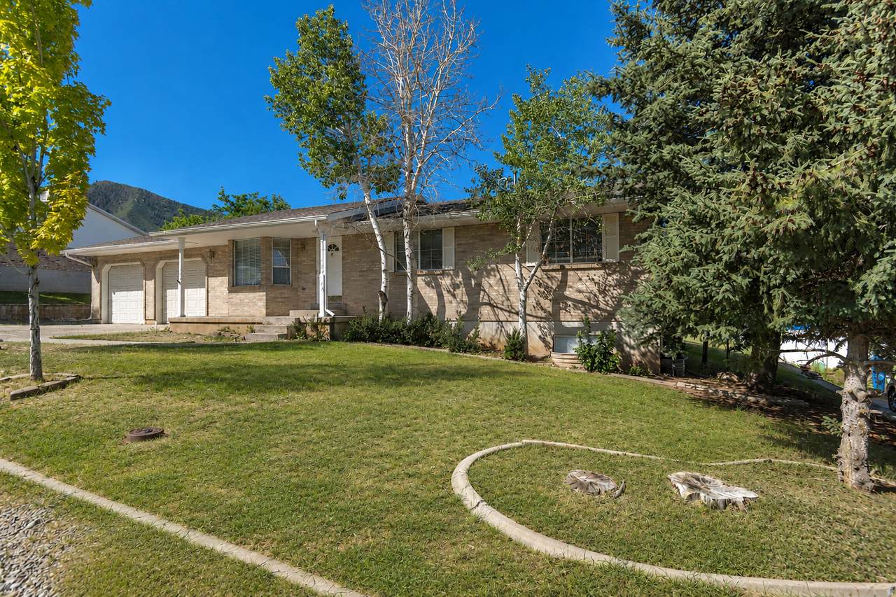 108 Astor Ln - Photo 1