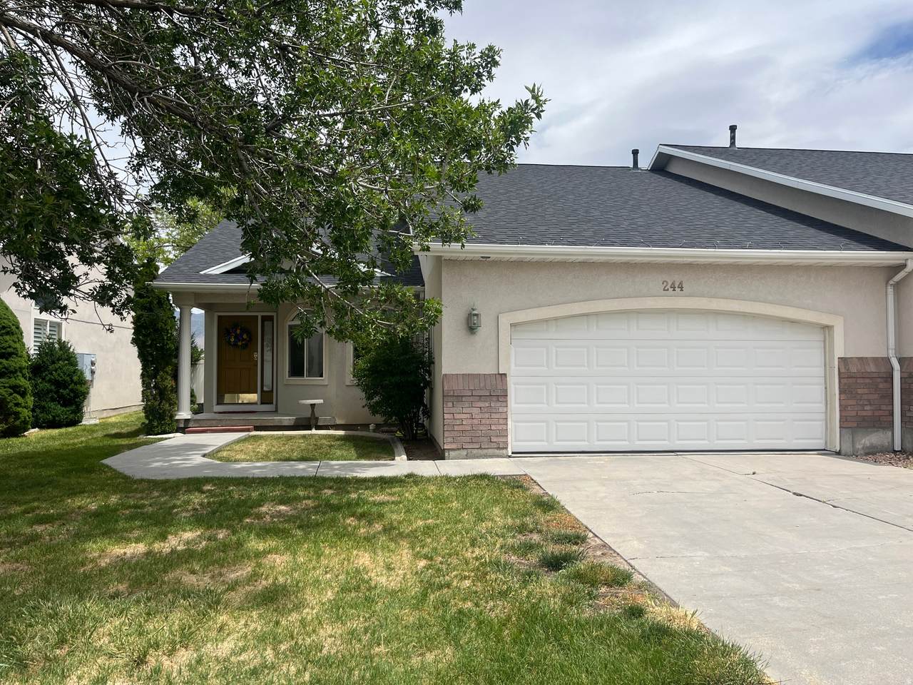 244 Home Towne Ct - Photo 1