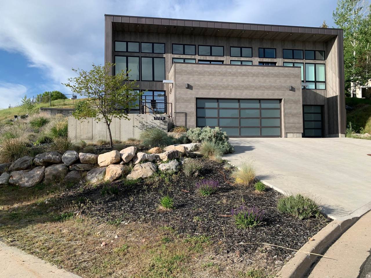 1789 Mount Logan Dr - Photo 1