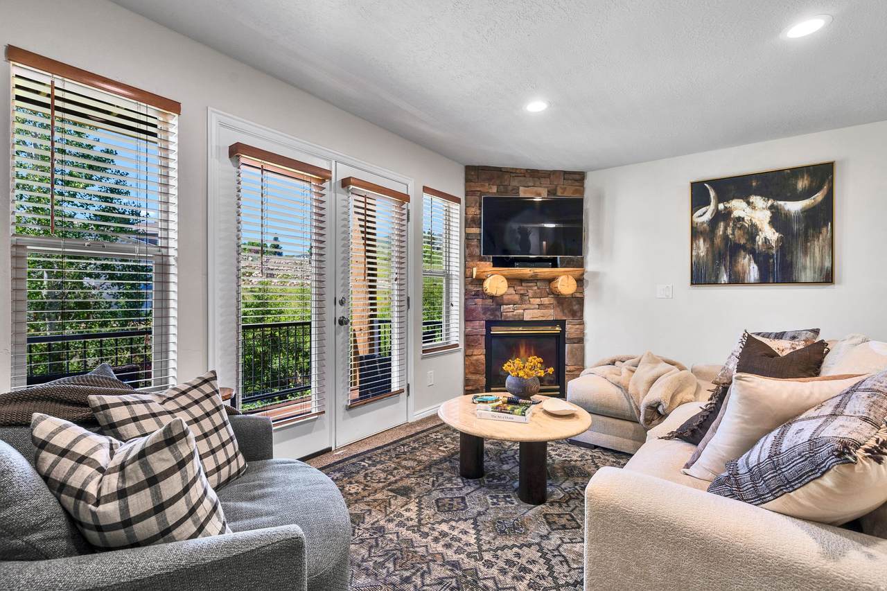 3537 Fox Run - Photo 1