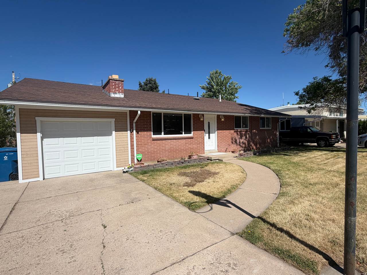 5401 825 - Photo 1