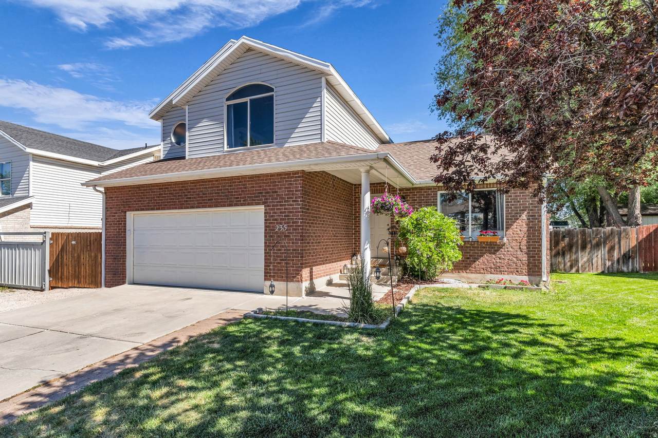 235 Acord Way - Photo 1