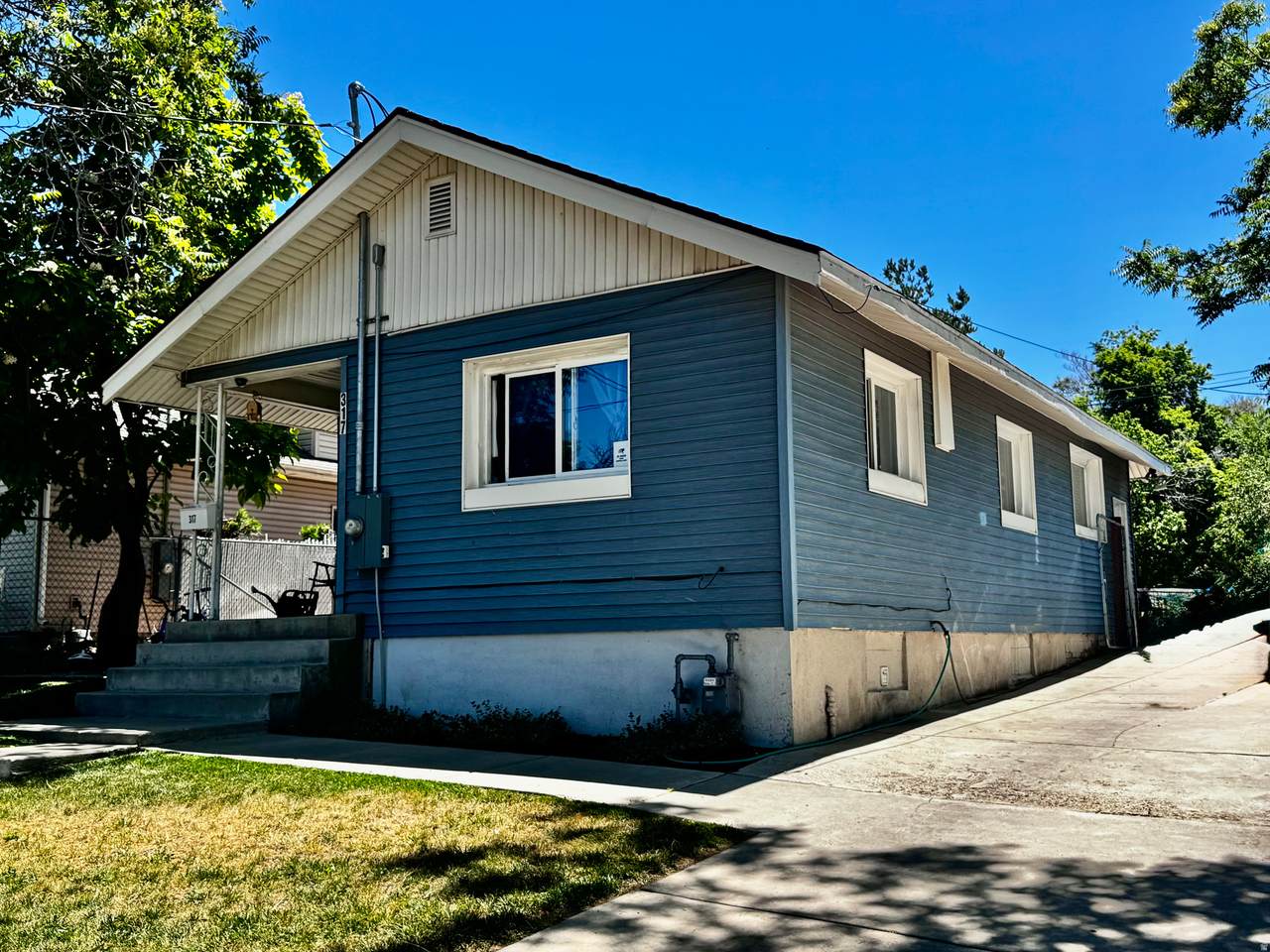 317 Franklin St - Photo 1