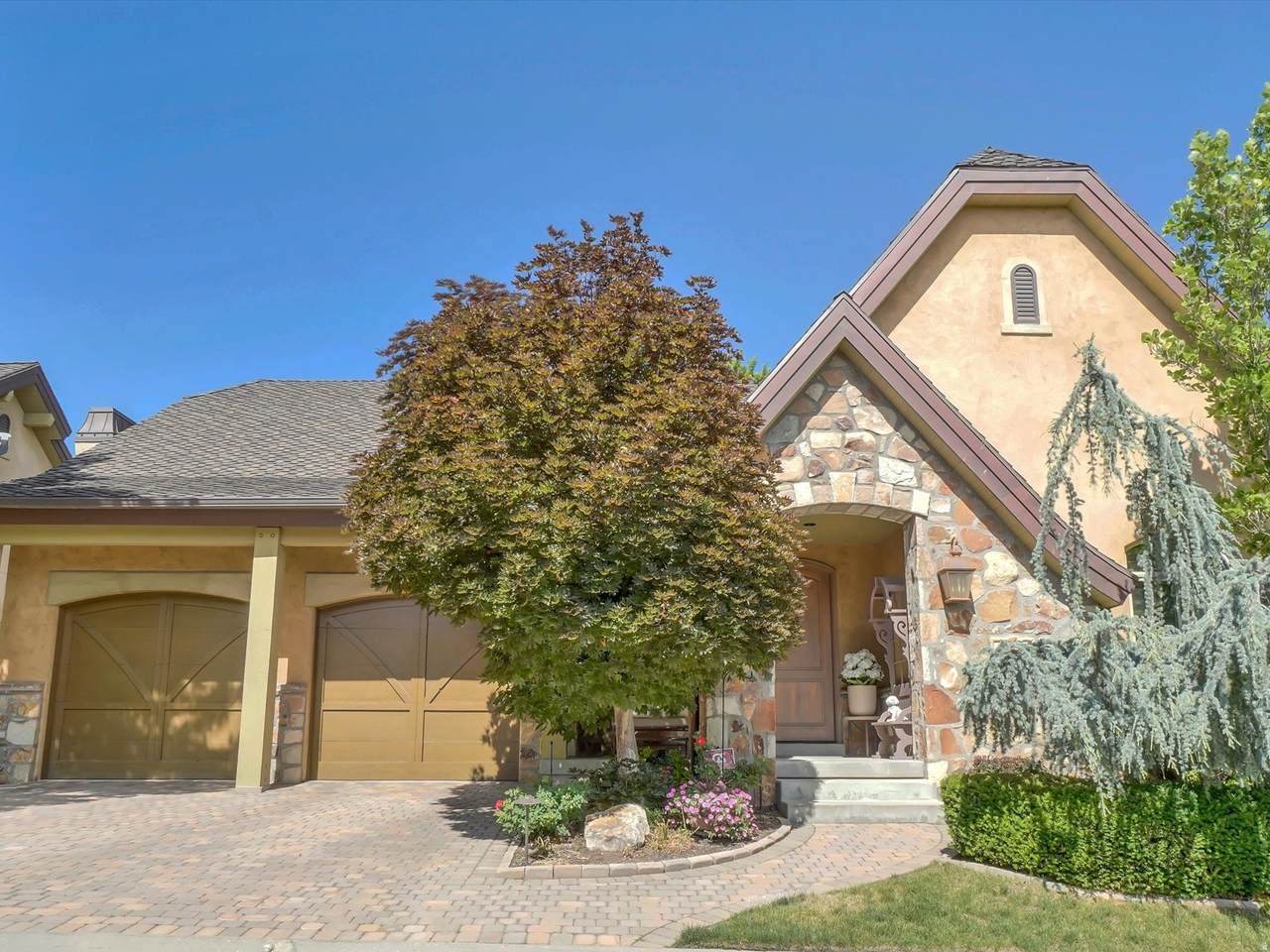 8283 Bavarian Ct - Photo 1