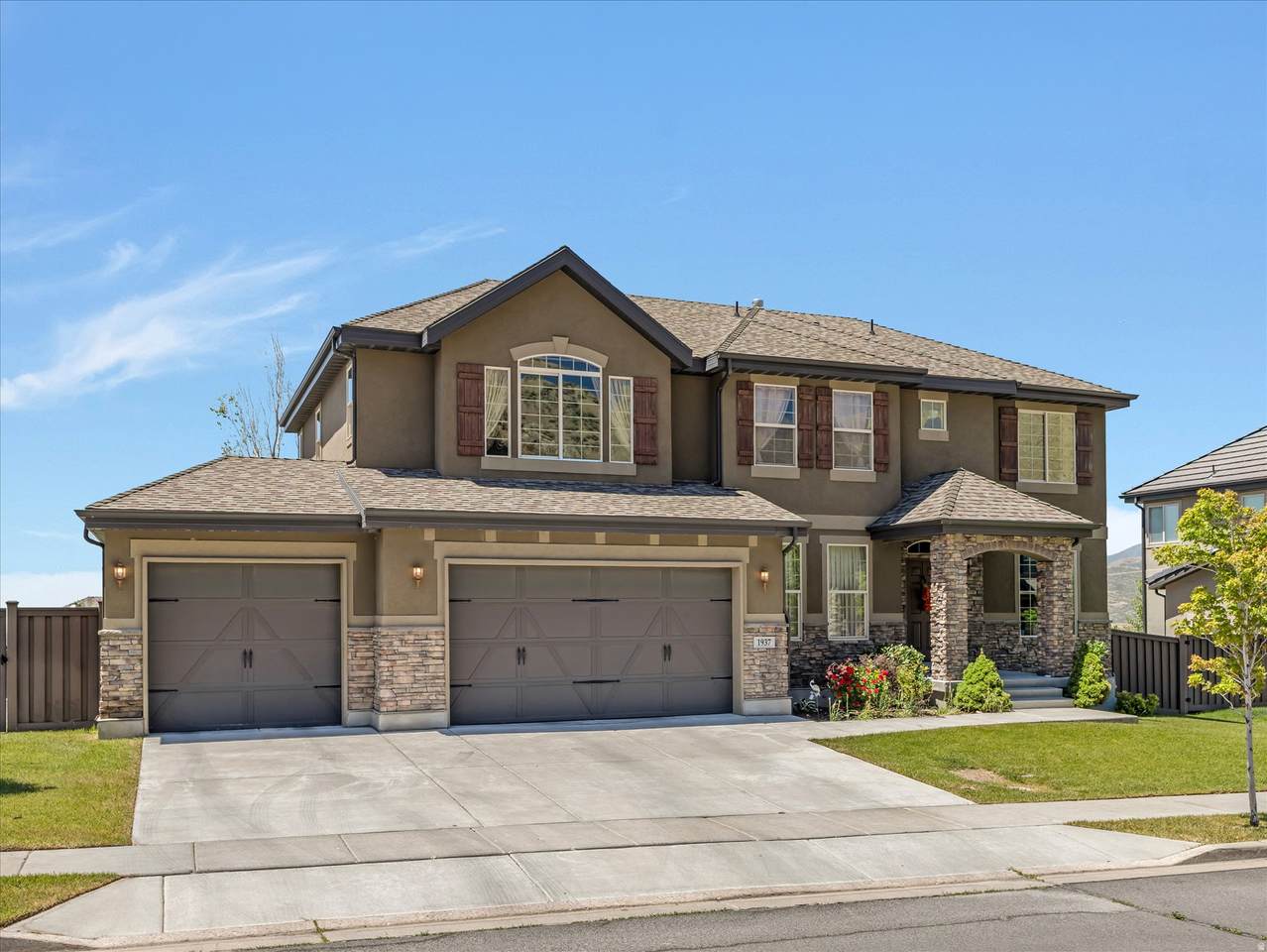 1937 Shadow Wood Dr - Photo 1