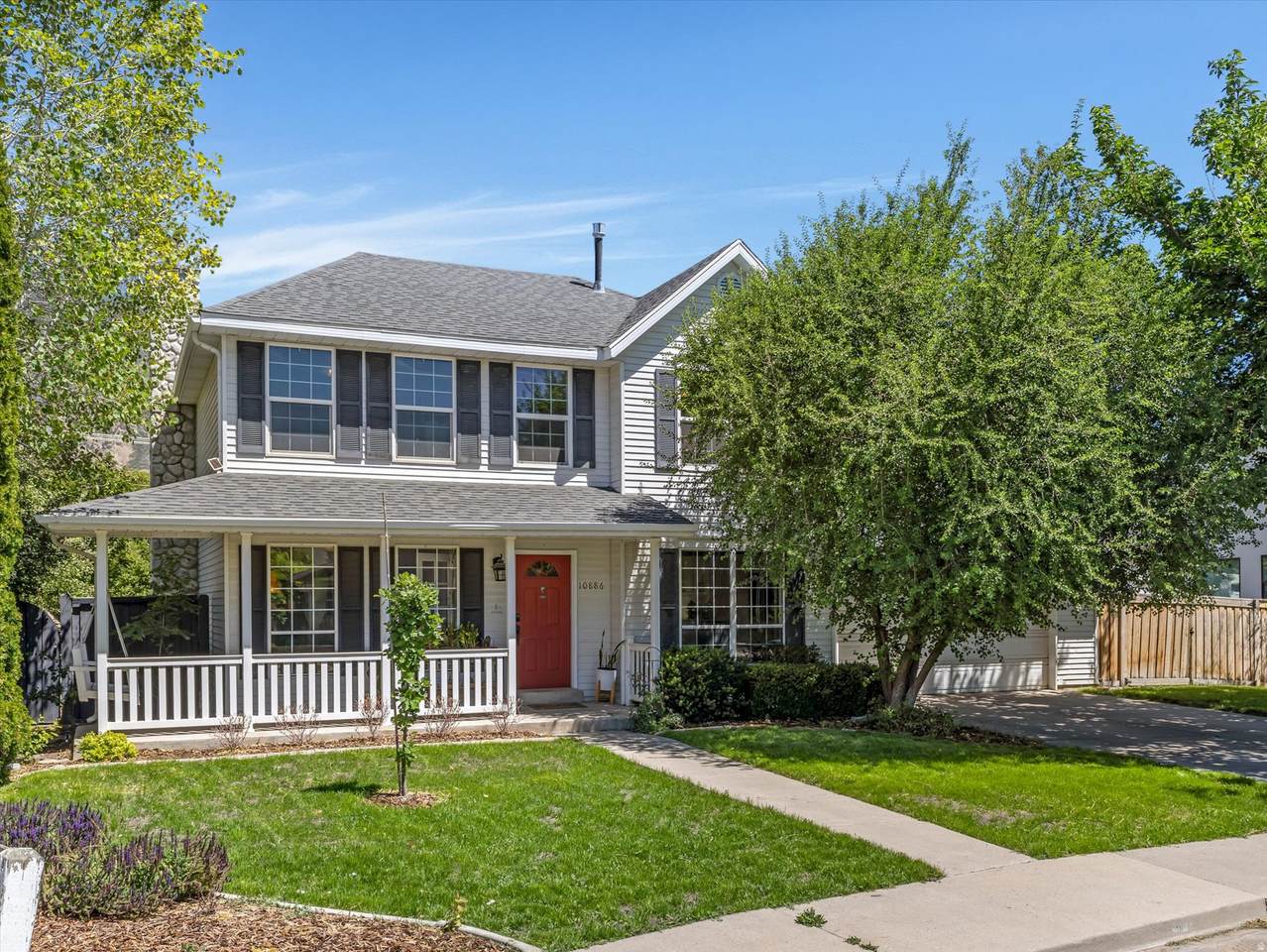 10886 Highland Cir - Photo 1
