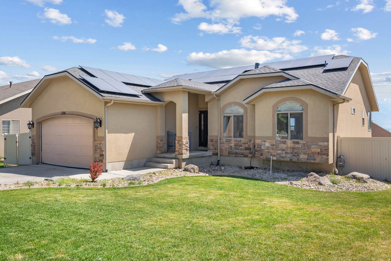 1396 Lukas Ln - Photo 1