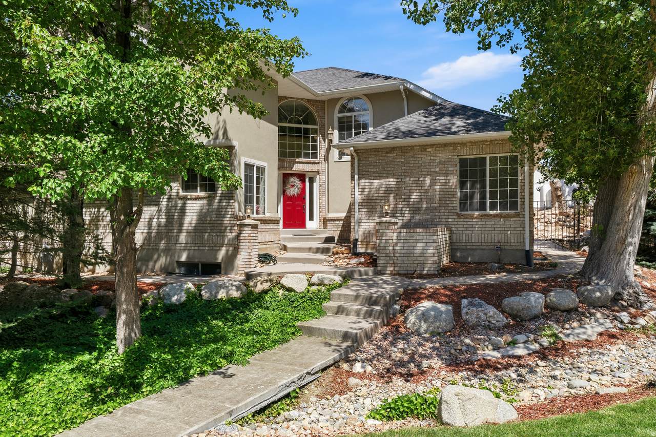 1927 Bear Creek Dr - Photo 1