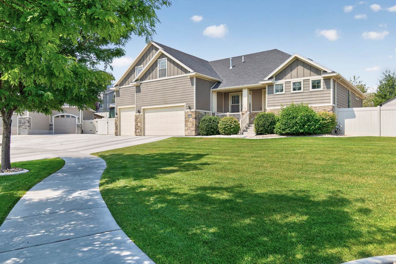 2673 Ivy Cir - Photo 1