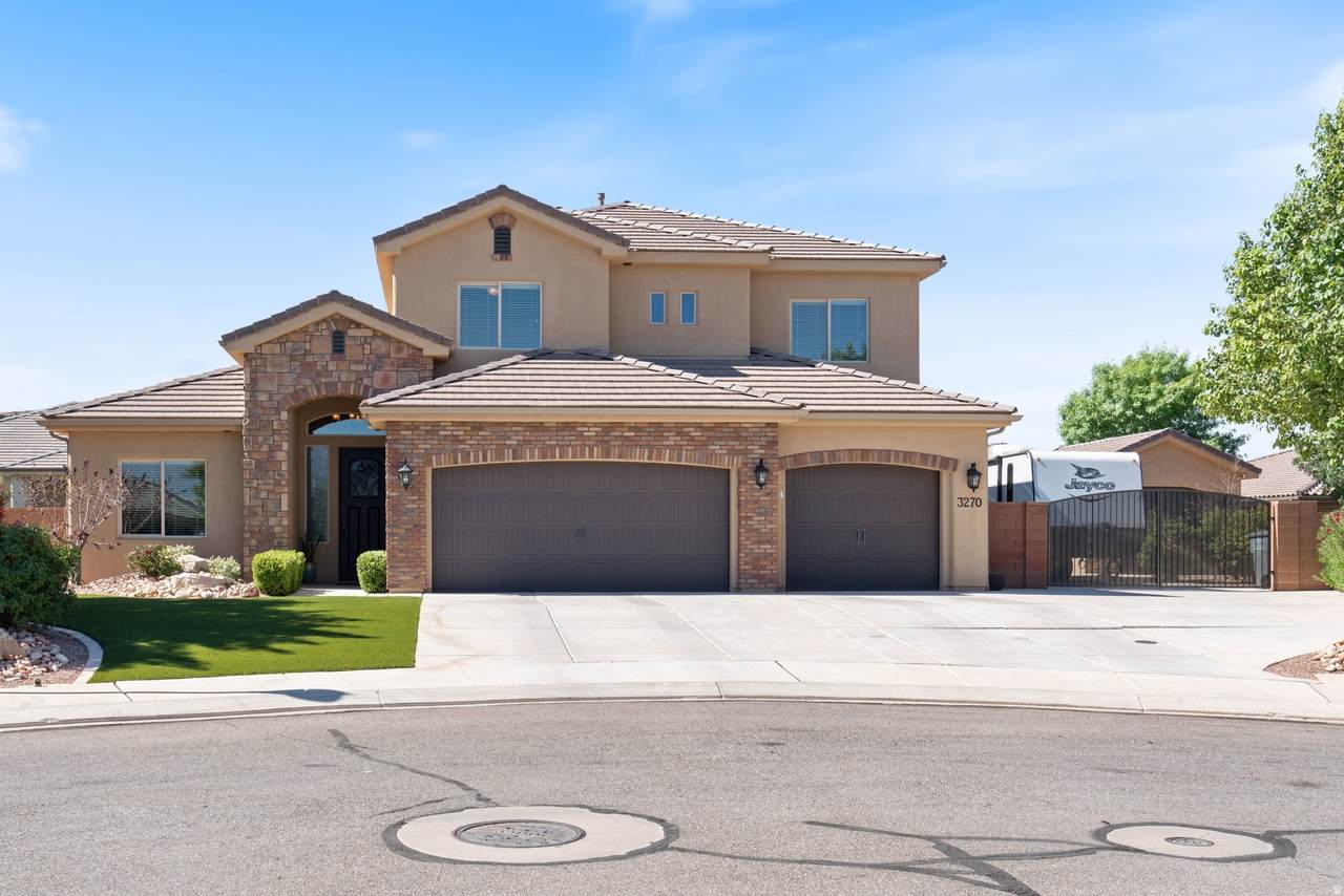 3270 Laurelwood Cir - Photo 1