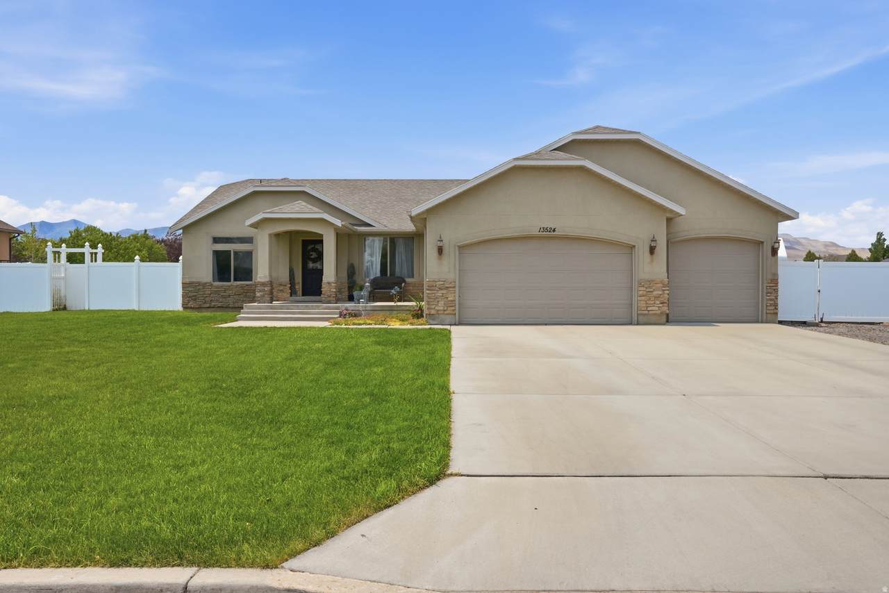 13524 Grand Trotter Way - Photo 1