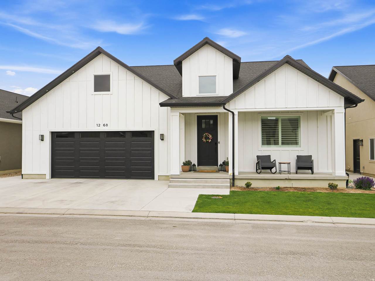 1268 Moon Way - Photo 1