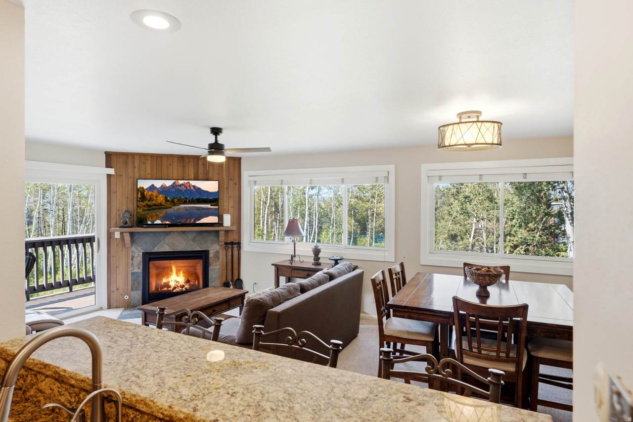 405 Silver King Dr - Photo 1