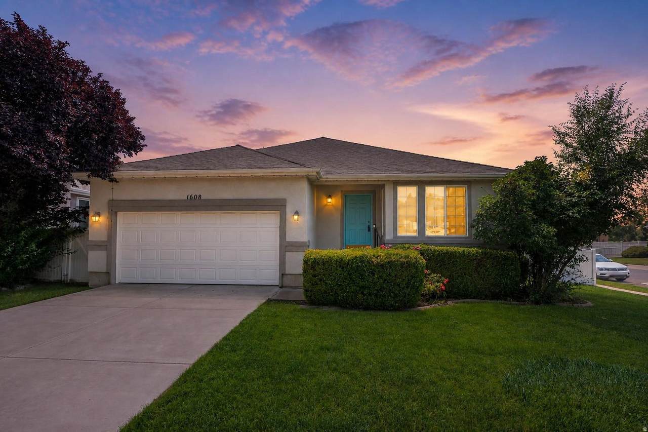 1608 St Andrews Dr - Photo 1