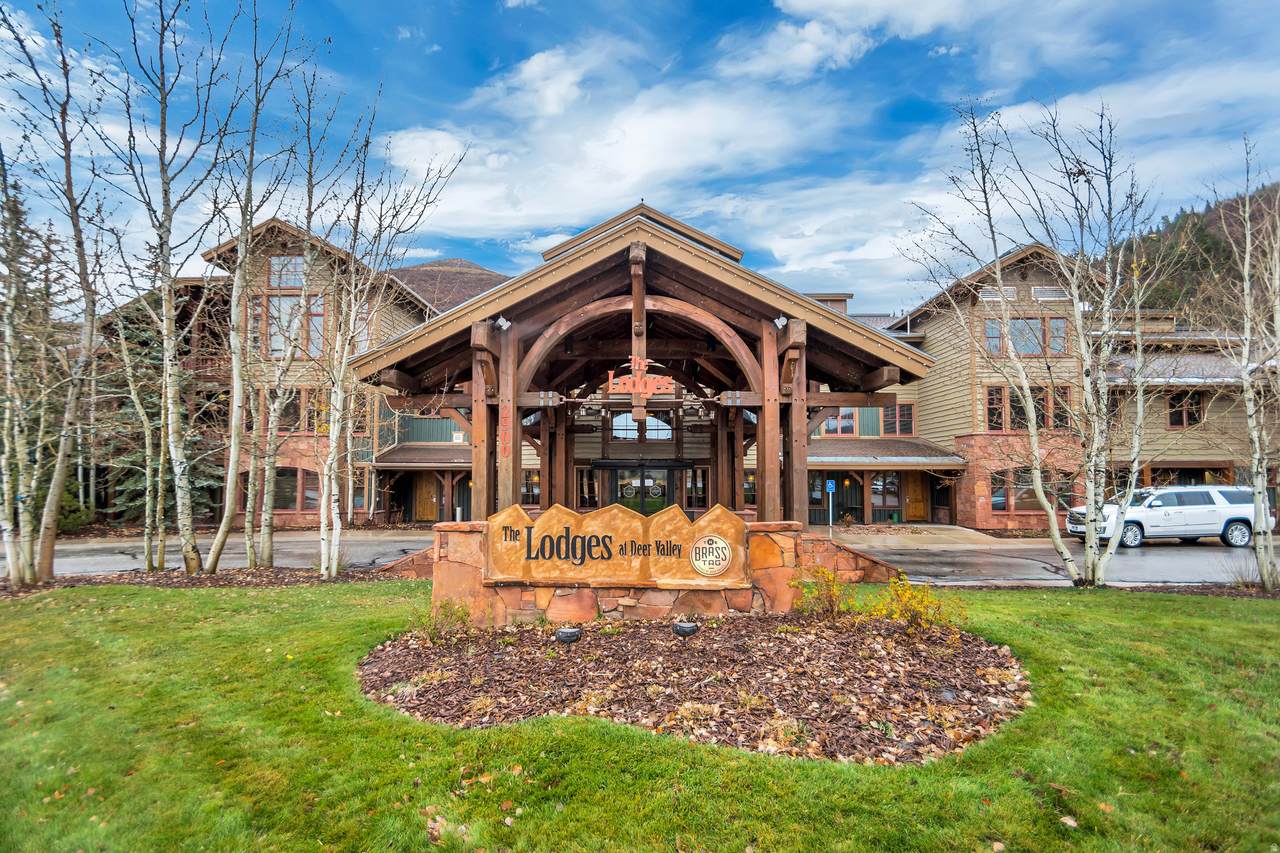 2900 Deer Valley Dr - Photo 1