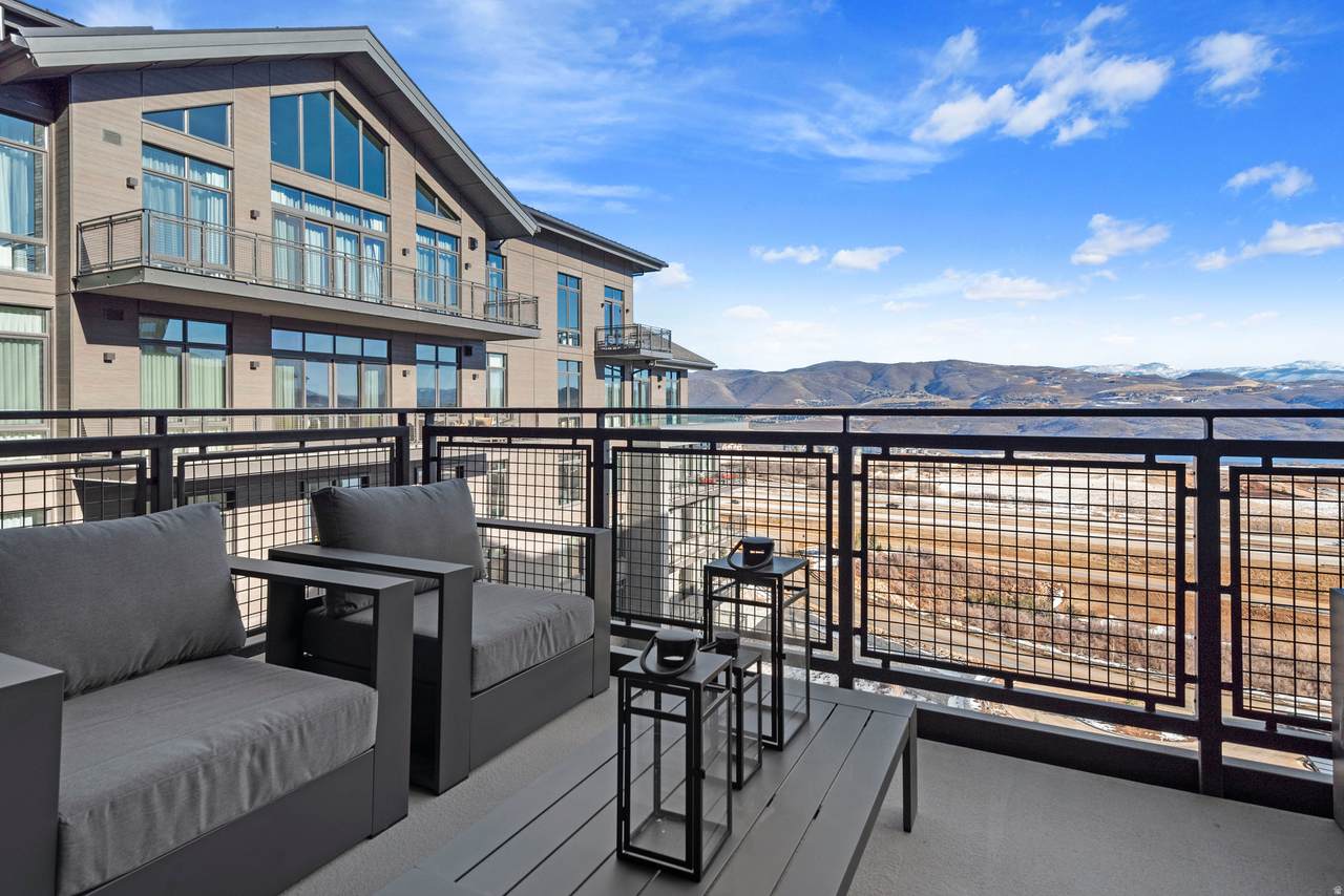 1702 Glencoe  Mountain Way - Photo 1