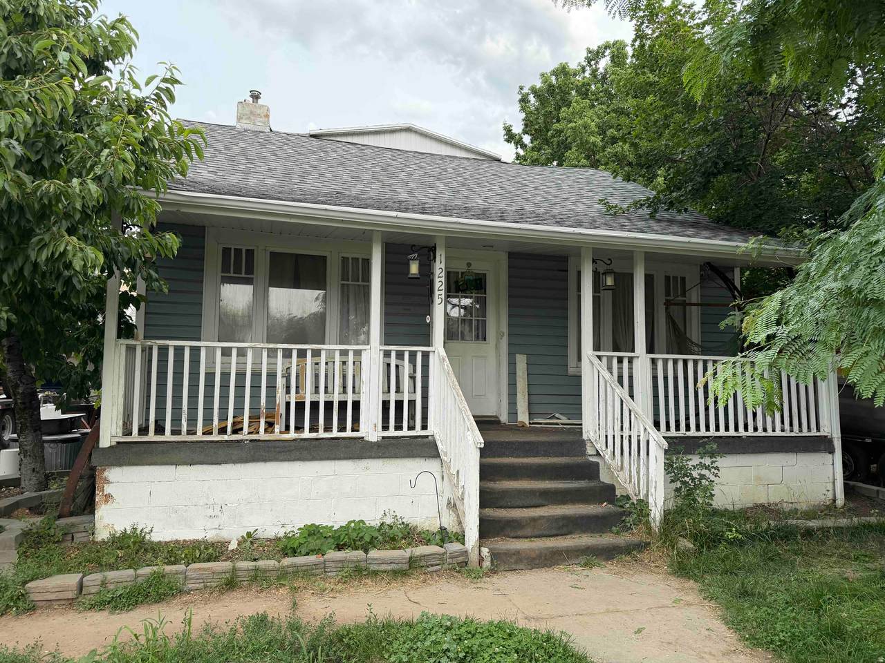 1225 Main St - Photo 1