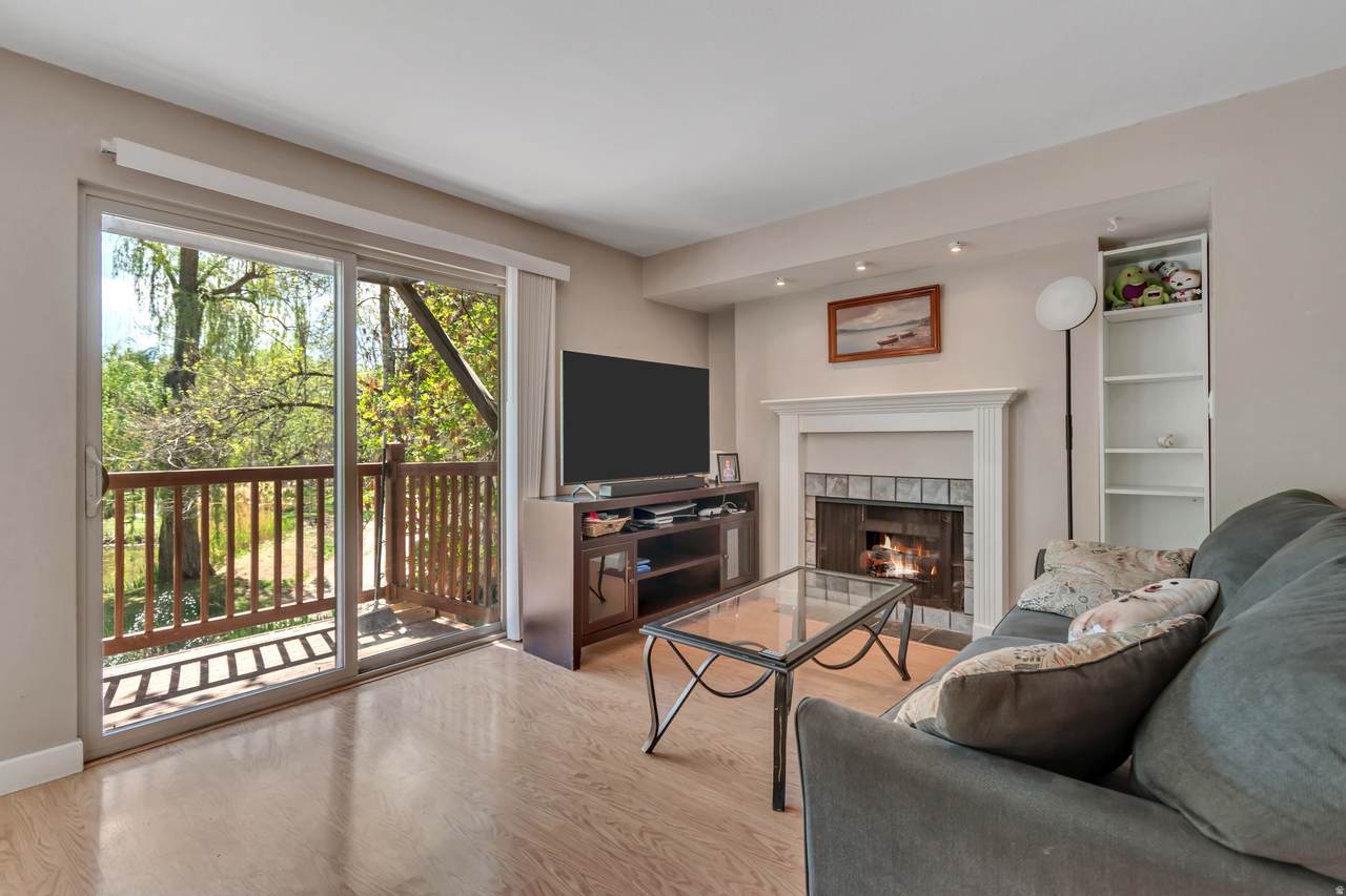 5552 Willow Ln - Photo 1