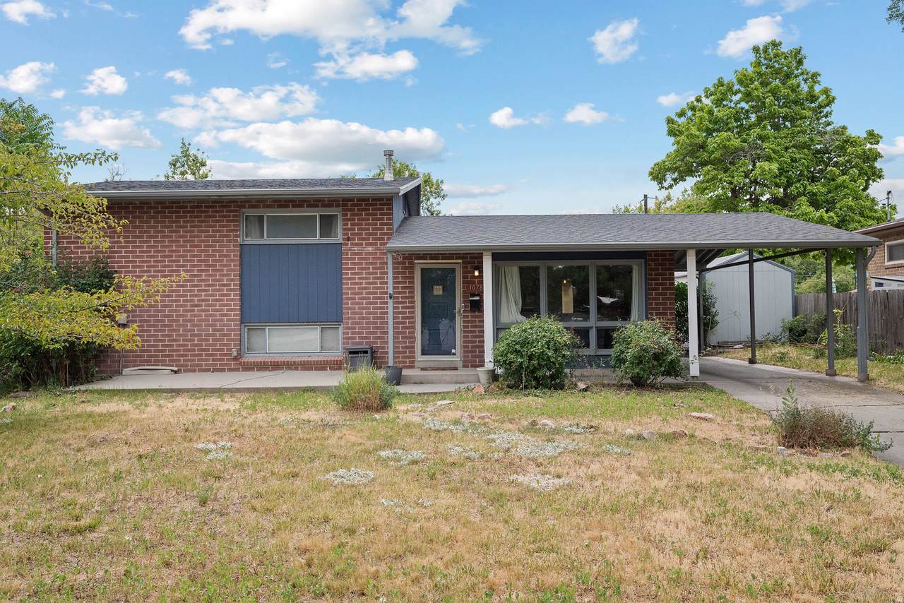 1078 Valentine St - Photo 1