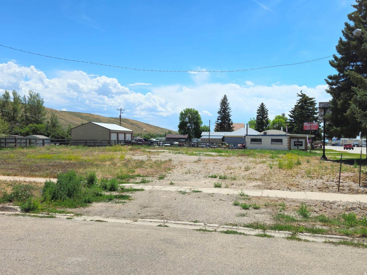 206 4TH St - Photo 1