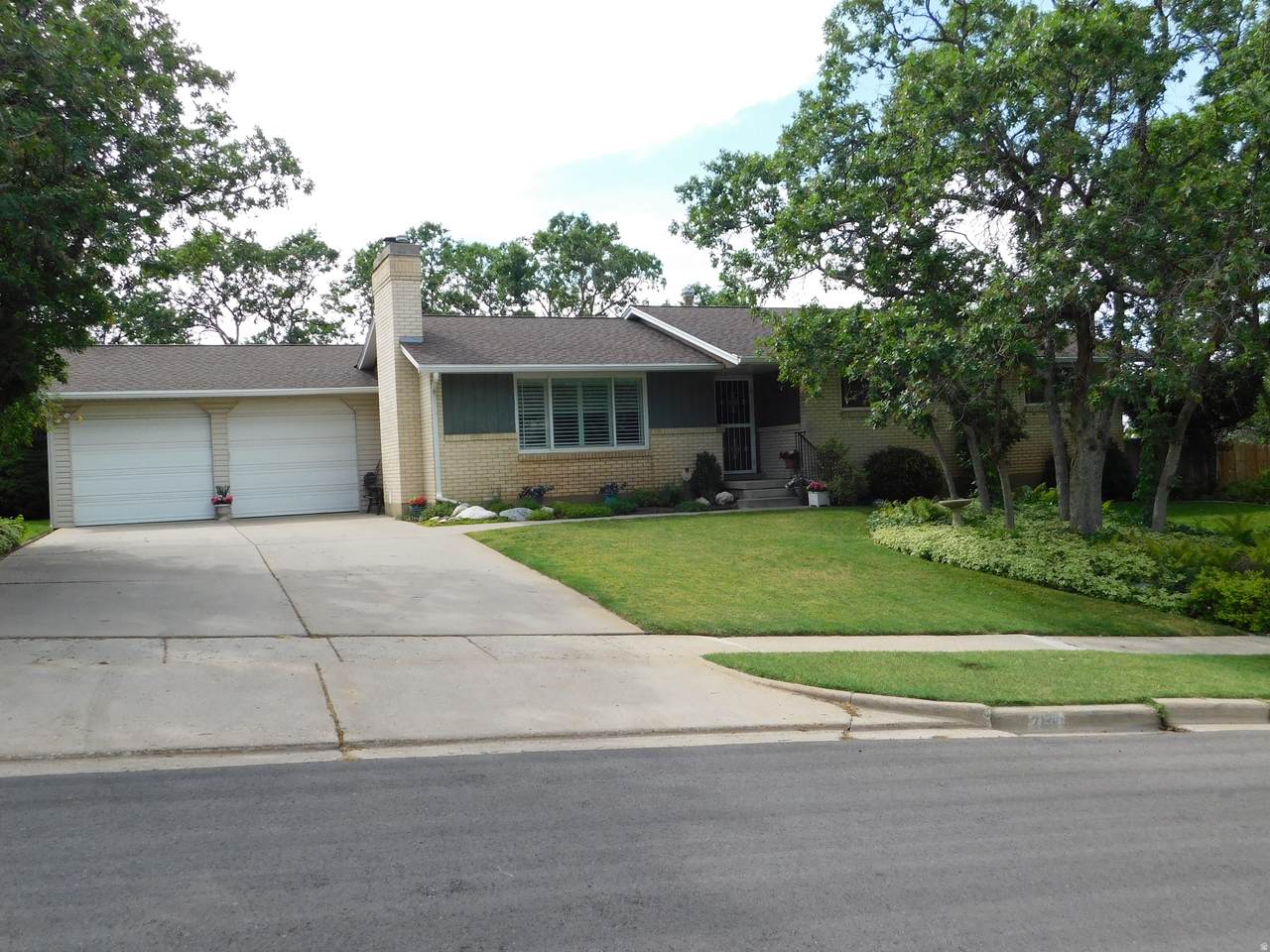 2148 Carolyn Way - Photo 1