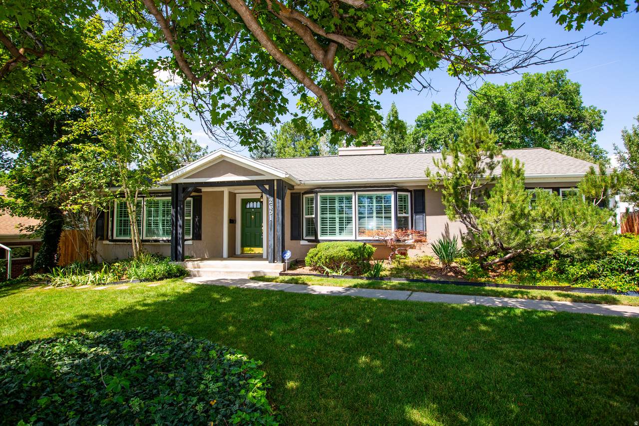 2651 Lincoln Ln - Photo 1