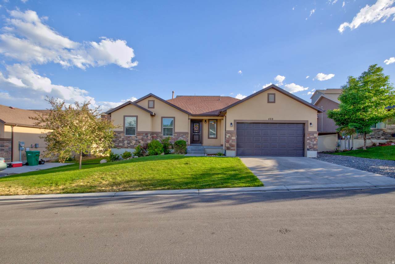 488 Slate Dr - Photo 1