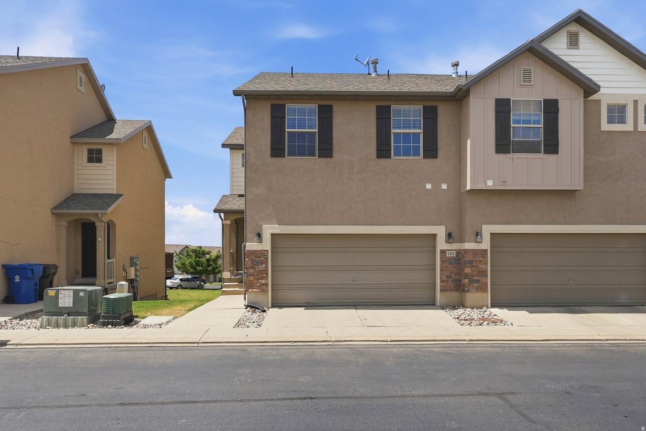 1219 Firefly Dr - Photo 1