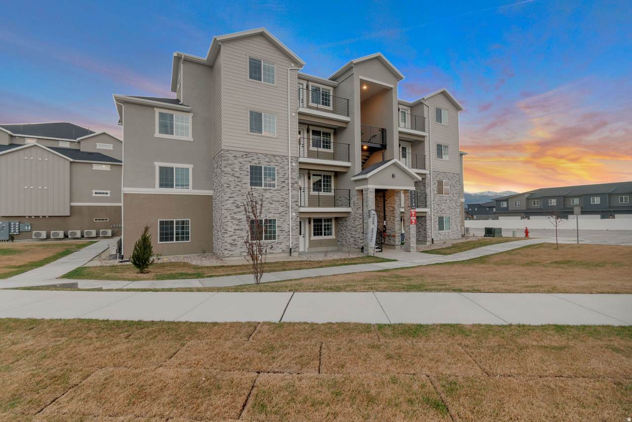 2172 Sawmill Blvd - Photo 1