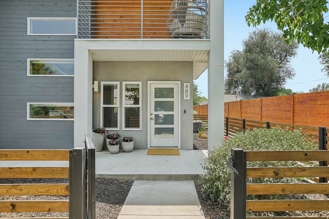 489 Beaumont Ct - Photo 1