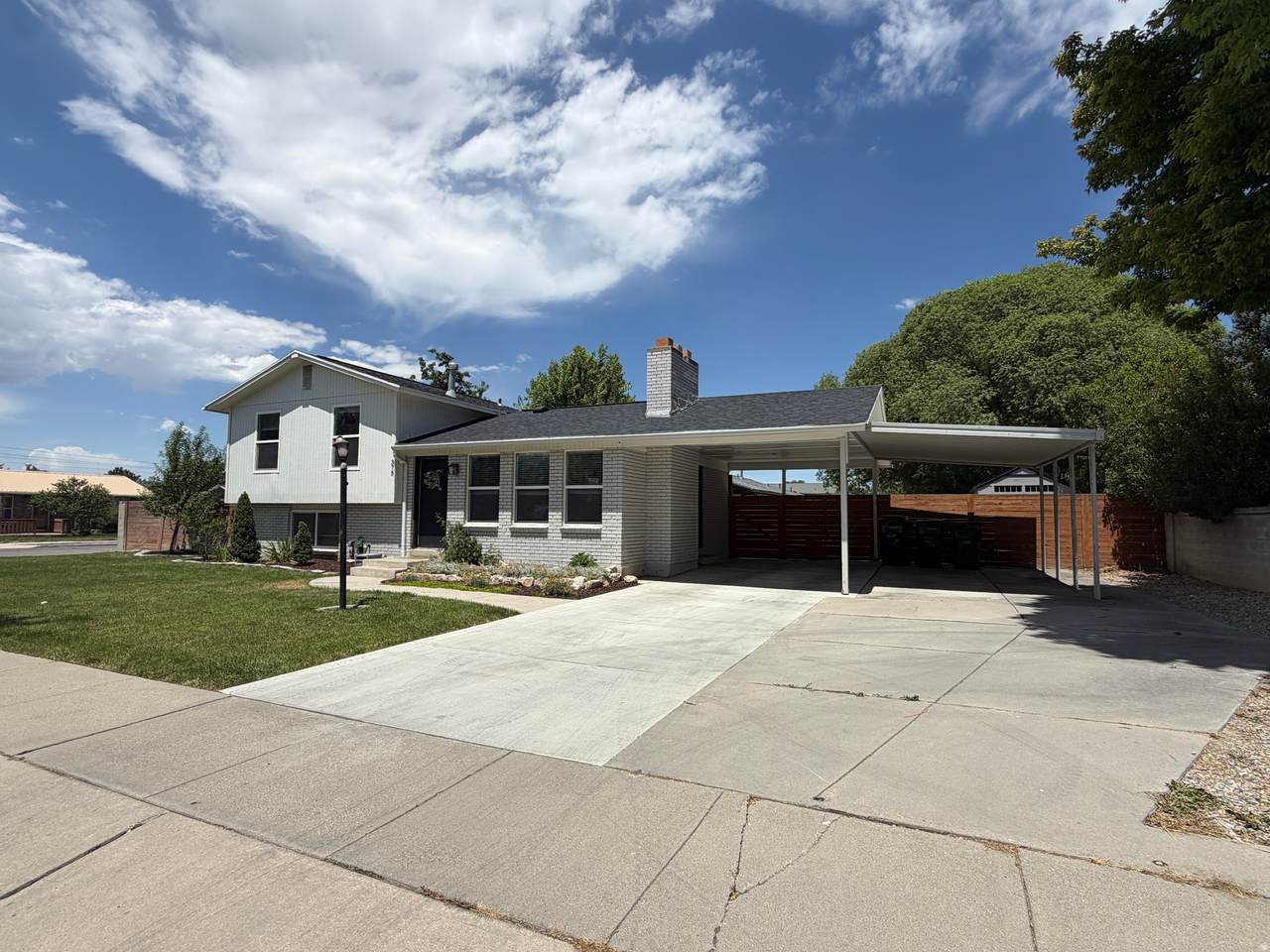 375 10560 - Photo 1