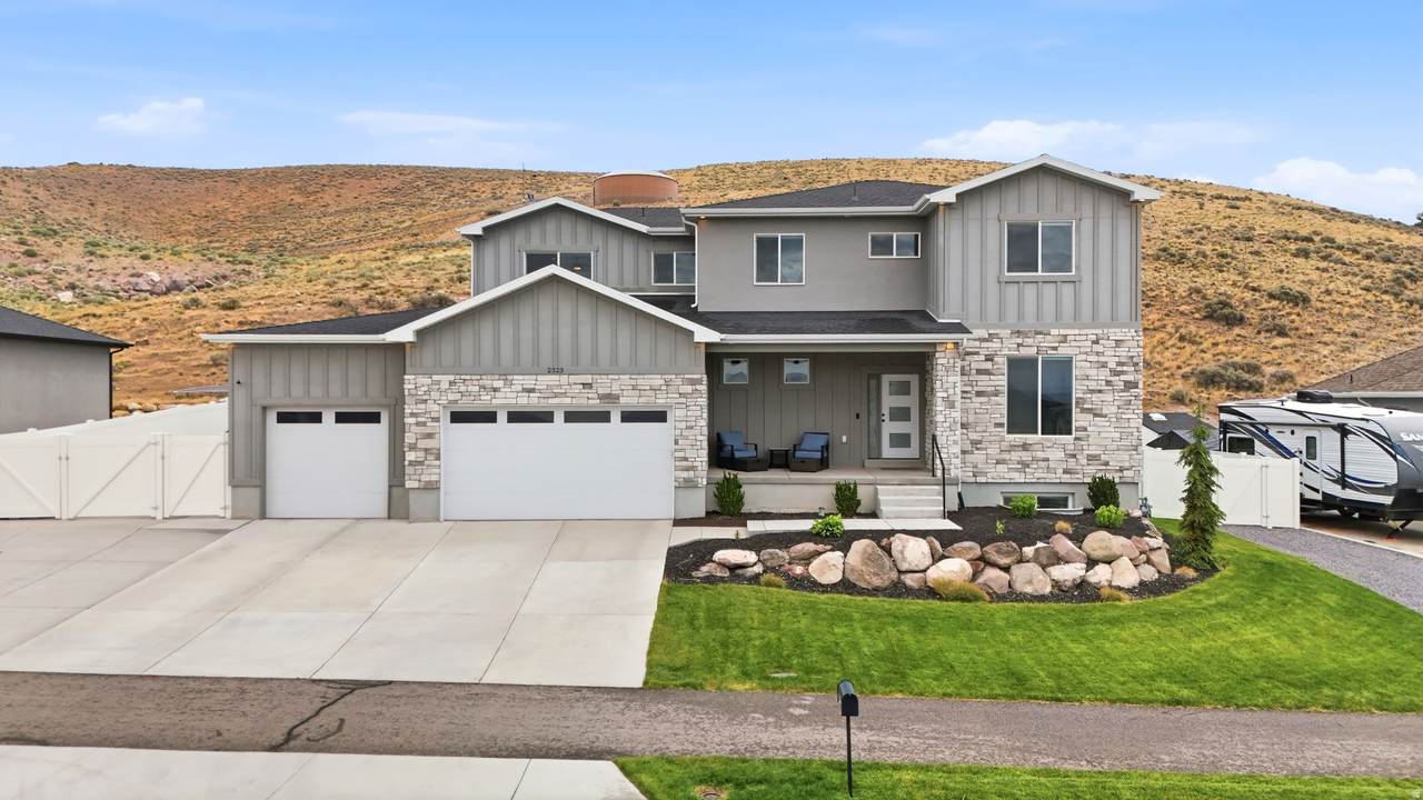 2323 Patriot Dr - Photo 1