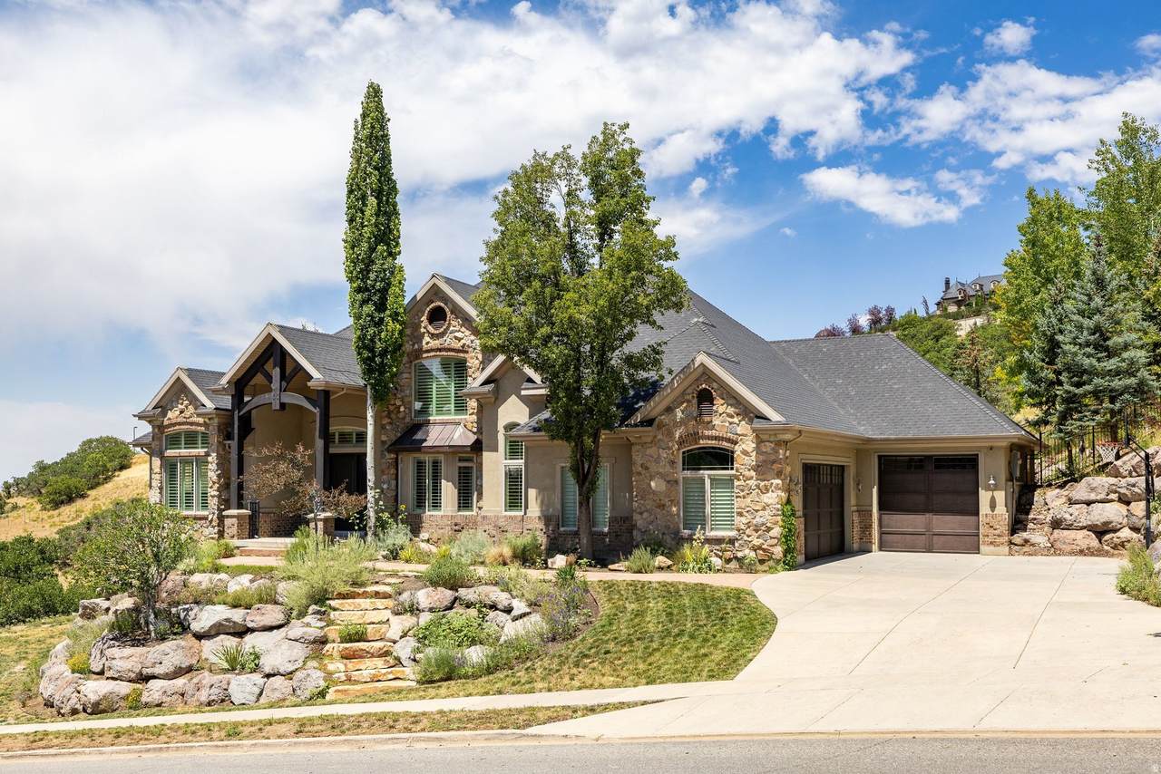 407 Hidden Lake Dr - Photo 1