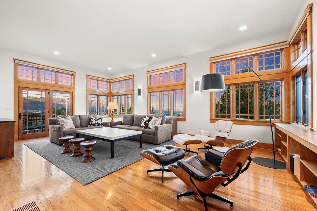 804 Eastcapitol Blvd - Photo 1